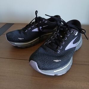 Brooks Black and Purple Running Shoes - Ghost 15 - Women's Size 7.5